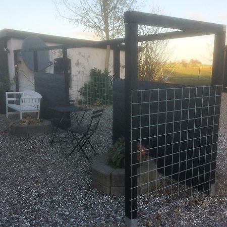 Svalegaarden Guesthouse Særslev Exteriör bild