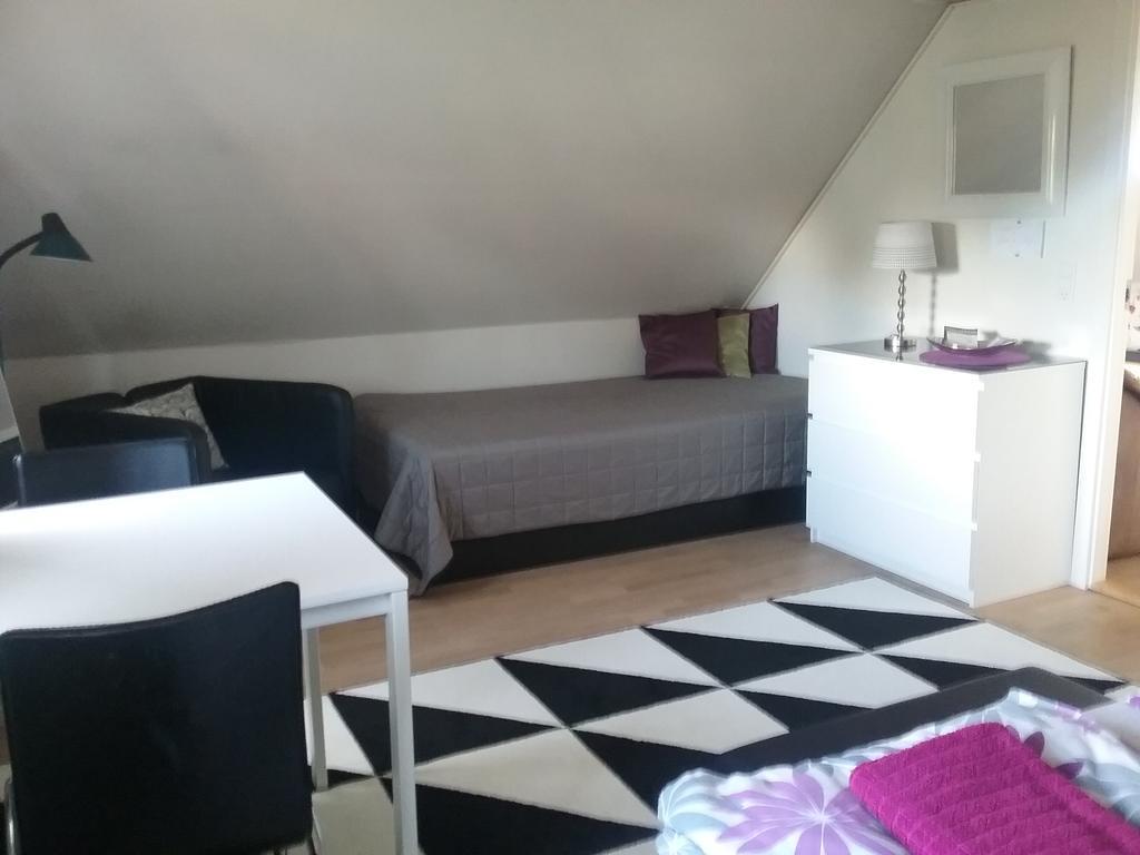 Svalegaarden Guesthouse Særslev Exteriör bild