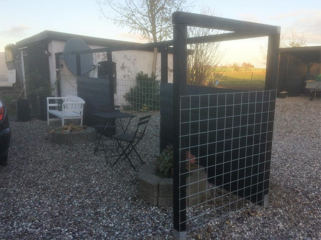 Svalegaarden Guesthouse Særslev Exteriör bild