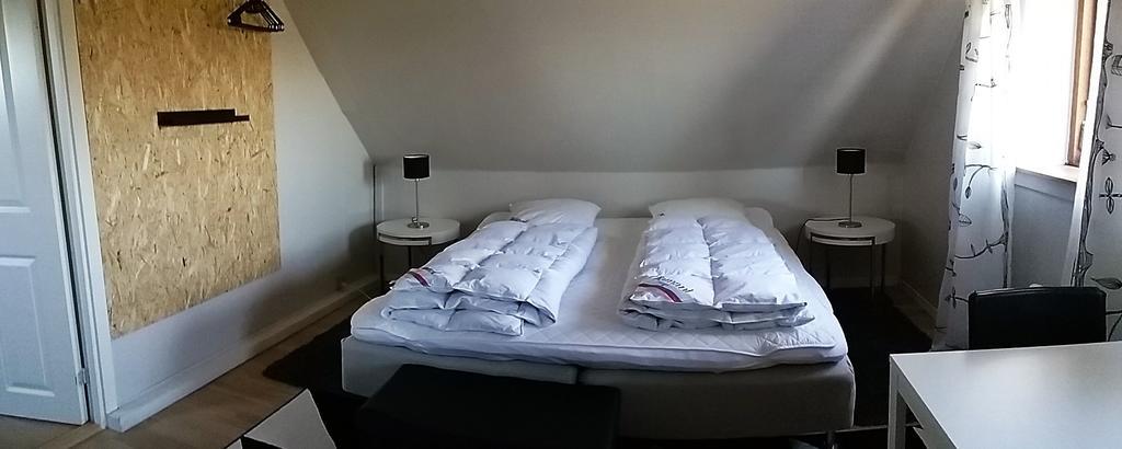 Svalegaarden Guesthouse Særslev Exteriör bild